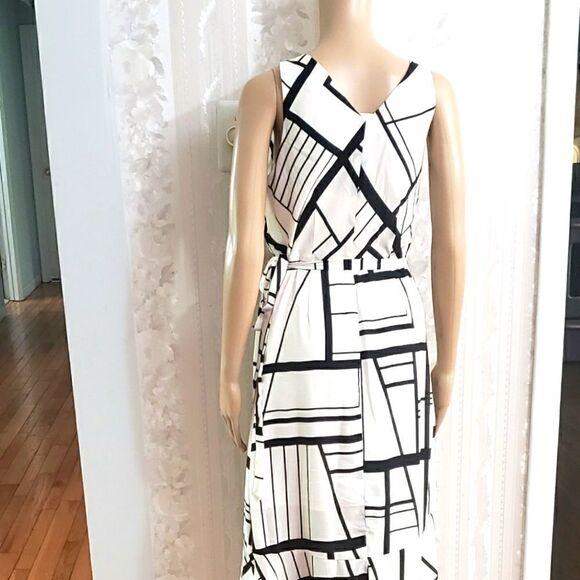 Banana Republic Wrap Dress   - Picture 3 of 11